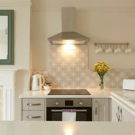 Clifton Court - Your Apartment *